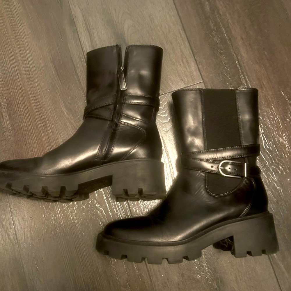 Moto boots